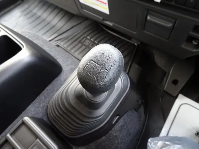 いすゞ フォワード 2RG-FRR90T4(2WD)の写真30