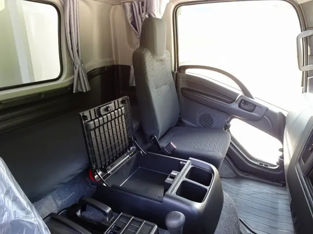 いすゞ フォワード 2RG-FRR90T4(2WD)の写真32