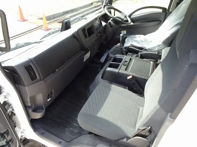 いすゞ フォワード 2RG-FRR90T4(2WD)の写真33