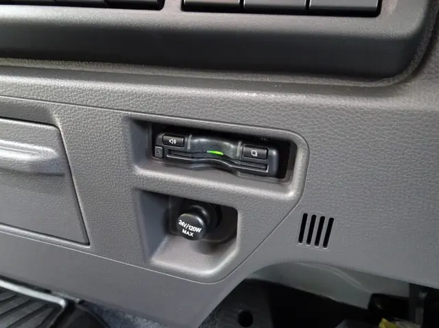 いすゞ フォワード 2RG-FRR90T4(2WD)の写真38