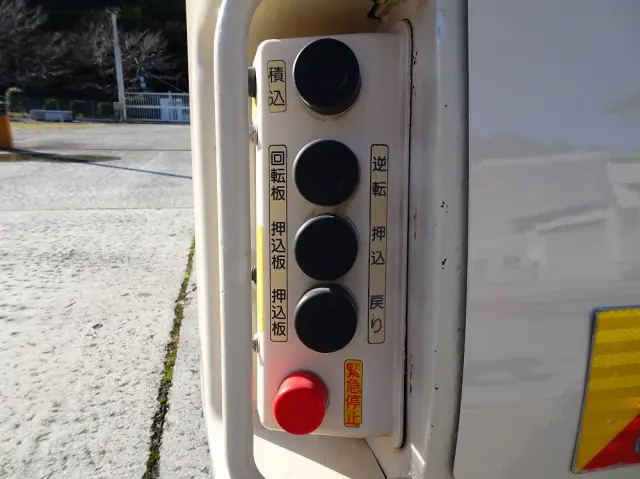 いすゞ エルフ SKG-NKR85YN(2WD)の写真13