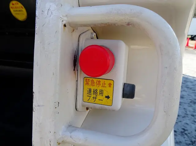 いすゞ エルフ SKG-NKR85YN(2WD)の写真15