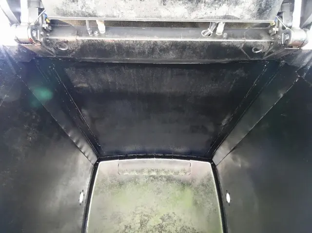 いすゞ エルフ SKG-NKR85YN(2WD)の写真16