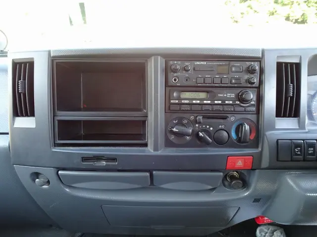 いすゞ エルフ SKG-NKR85YN(2WD)の写真37