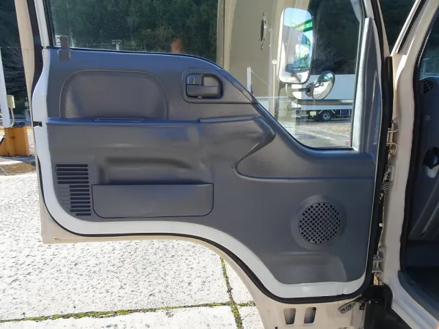 いすゞ エルフ SKG-NKR85YN(2WD)の写真41