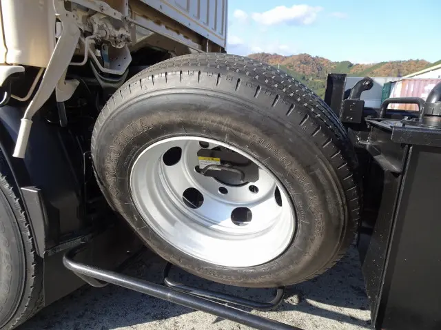 いすゞ エルフ SKG-NKR85YN(2WD)の写真47