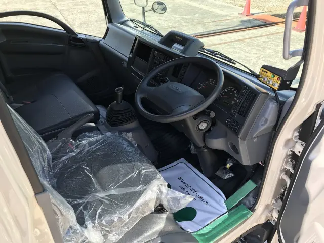 いすゞ エルフ 2PG-NPR88YN(2WD)の写真4