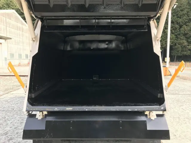 いすゞ エルフ 2PG-NPR88YN(2WD)の写真8