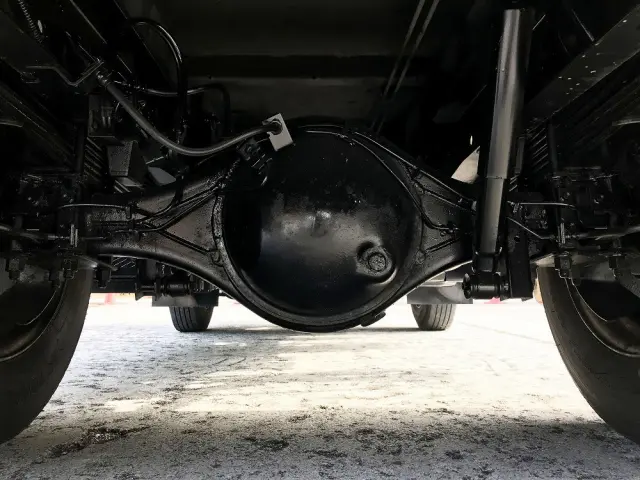 いすゞ エルフ 2PG-NPR88YN(2WD)の写真9