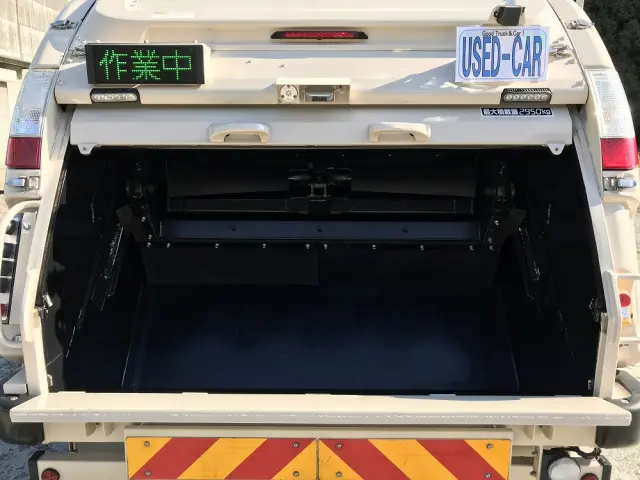 いすゞ エルフ 2PG-NPR88YN(2WD)の写真11