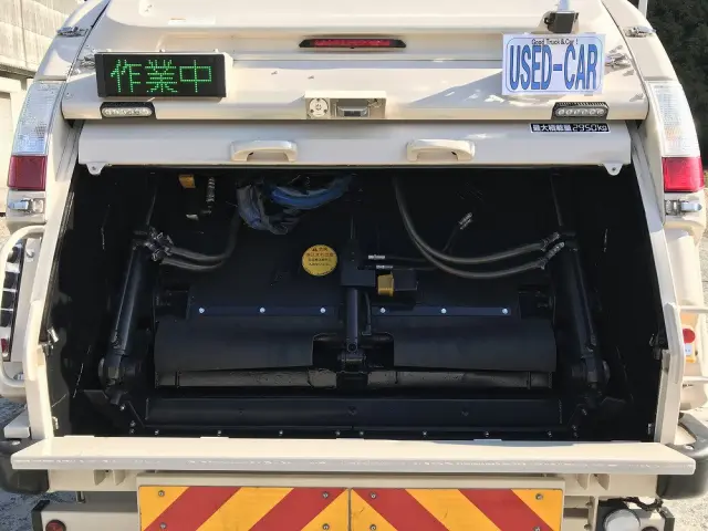 いすゞ エルフ 2PG-NPR88YN(2WD)の写真12