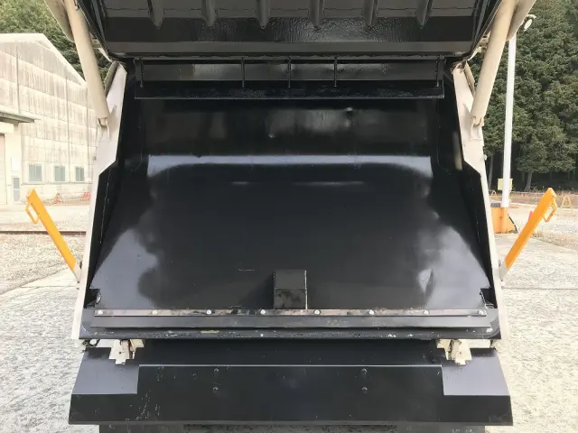 いすゞ エルフ 2PG-NPR88YN(2WD)の写真17