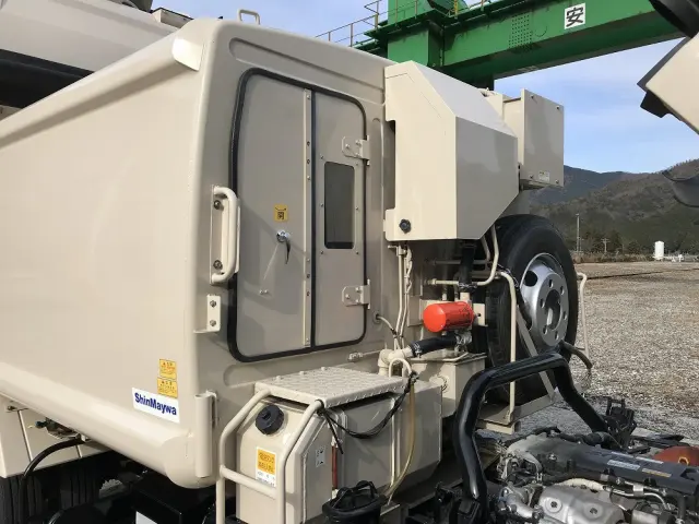 いすゞ エルフ 2PG-NPR88YN(2WD)の写真20