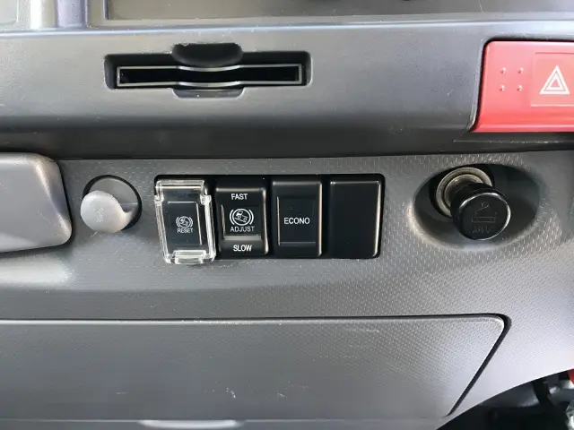 いすゞ エルフ 2PG-NPR88YN(2WD)の写真41