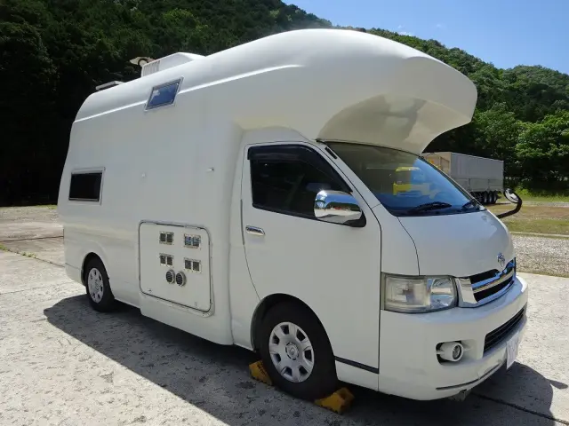 トヨタ ハイエース CBF-TRH221K(2WD)の写真5