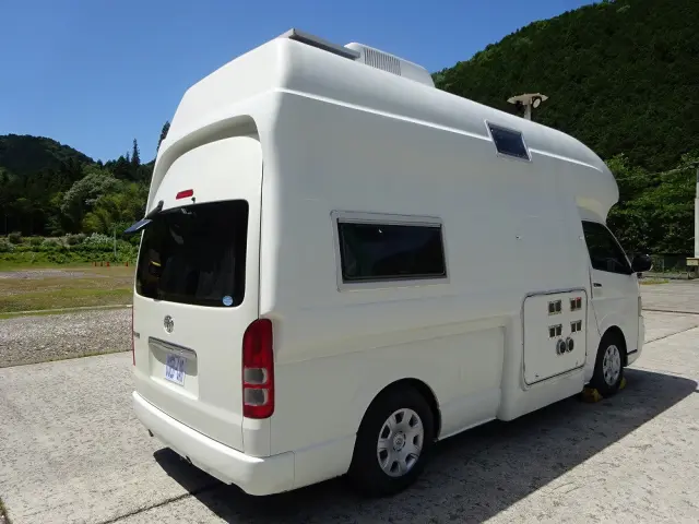 トヨタ ハイエース CBF-TRH221K(2WD)の写真6