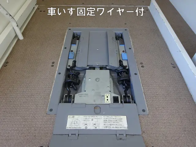トヨタ ハイエース CBF-TRH221K(2WD)の写真13