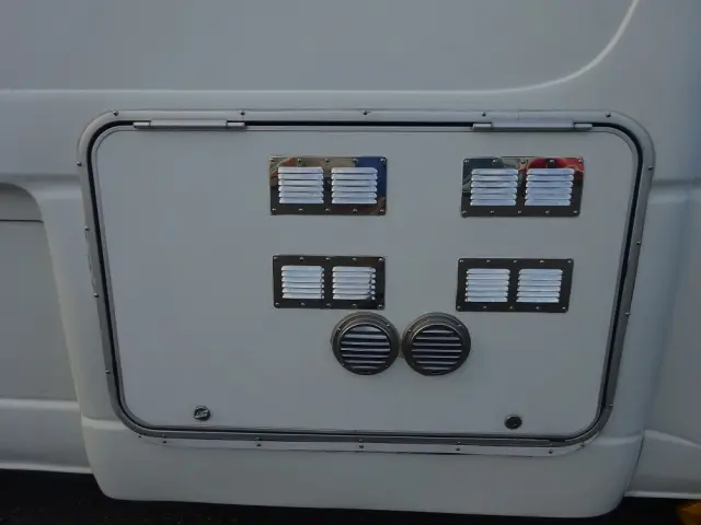 トヨタ ハイエース CBF-TRH221K(2WD)の写真17