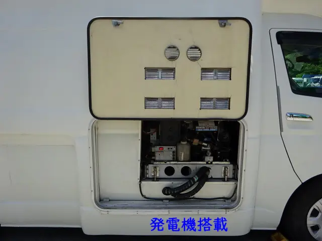 トヨタ ハイエース CBF-TRH221K(2WD)の写真18