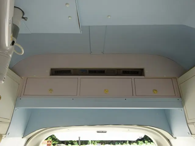 トヨタ ハイエース CBF-TRH221K(2WD)の写真29