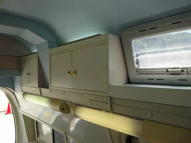 トヨタ ハイエース CBF-TRH221K(2WD)の写真30