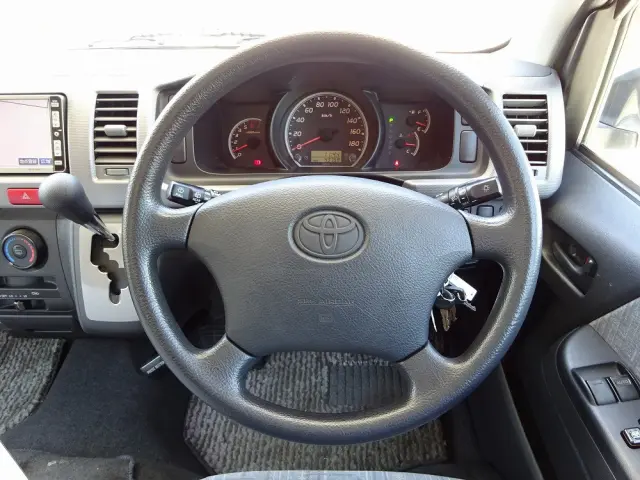 トヨタ ハイエース CBF-TRH221K(2WD)の写真42