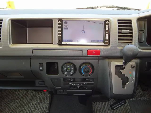 トヨタ ハイエース CBF-TRH221K(2WD)の写真43