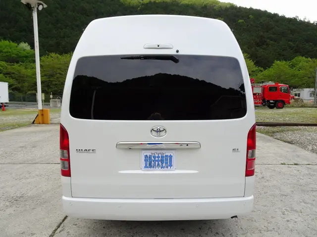 トヨタ ハイエースコミューター 3DF-GDH223B(2WD)の写真3