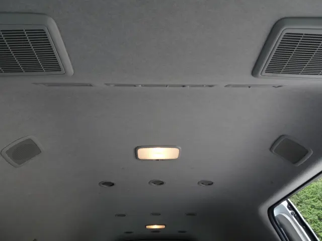 トヨタ ハイエースコミューター 3DF-GDH223B(2WD)の写真24