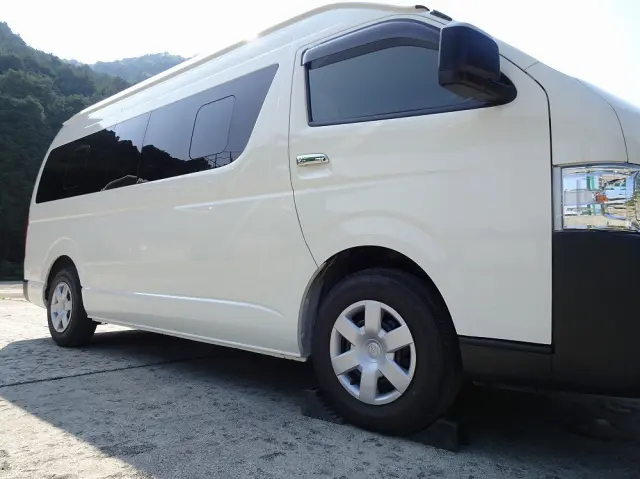 トヨタ ハイエースコミューター 3DF-GDH223B(2WD)の写真25