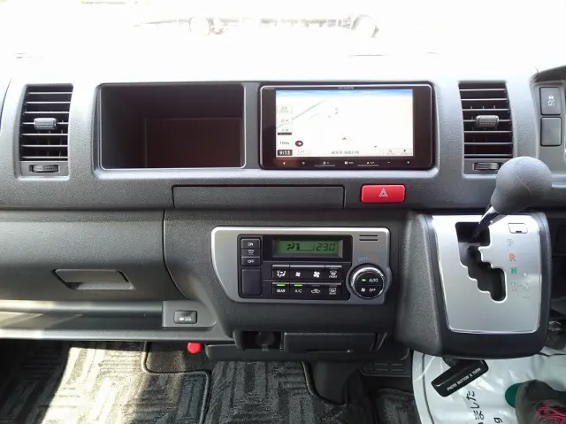 トヨタ ハイエースコミューター 3DF-GDH223B(2WD)の写真38