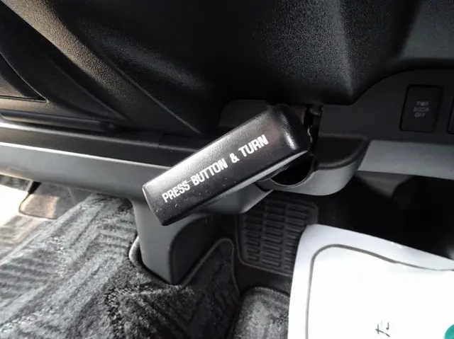 トヨタ ハイエースコミューター 3DF-GDH223B(2WD)の写真40