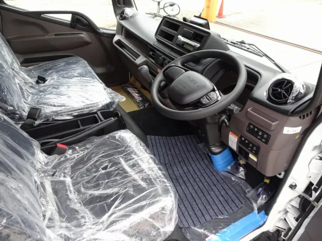 三菱 キャンター 2PG-FED90(2WD)の写真4