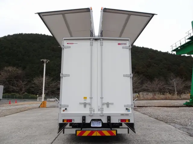 三菱 キャンター 2PG-FED90(2WD)の写真7