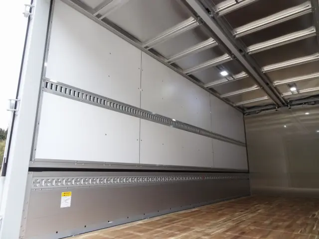 三菱 キャンター 2PG-FED90(2WD)の写真11