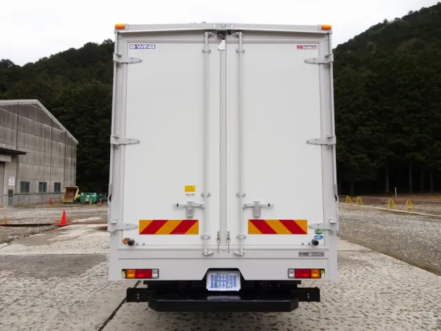 三菱 キャンター 2PG-FEB90(2WD)の写真3