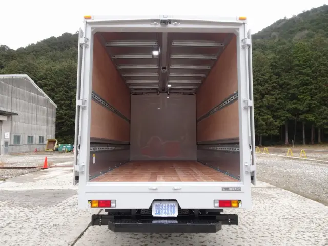 三菱 キャンター 2PG-FEB90(2WD)の写真8