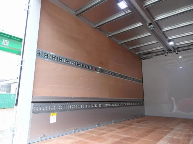 三菱 キャンター 2PG-FEB90(2WD)の写真11