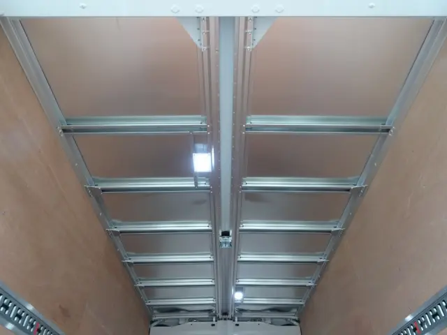 三菱 キャンター 2PG-FEB90(2WD)の写真13