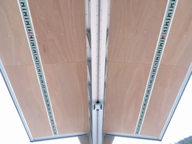 三菱 キャンター 2PG-FEB90(2WD)の写真17