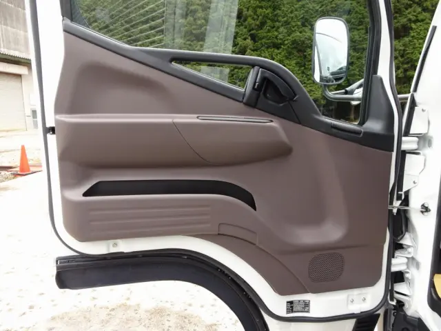 三菱 キャンター 2PG-FEB90(2WD)の写真41