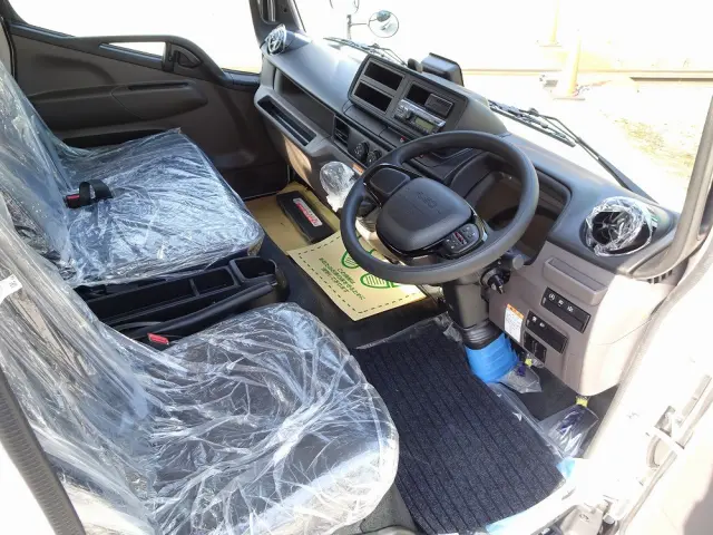 三菱 キャンター 2PG-FEB90(2WD)の写真4