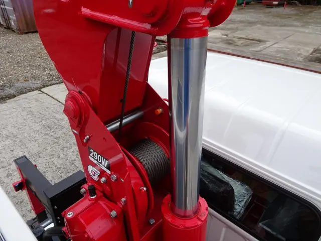 三菱 キャンター 2PG-FEB90(2WD)の写真12