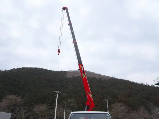 三菱 キャンター 2PG-FEB90(2WD)の写真15