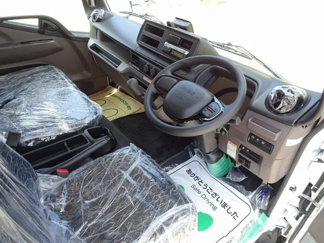 三菱 キャンター 2PG-FEB90(2WD)の写真4