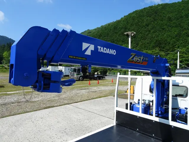 三菱 キャンター 2PG-FEB90(2WD)の写真11