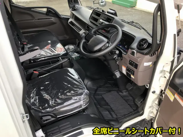 三菱 キャンター 2PG-FEB90(2WD)の写真4