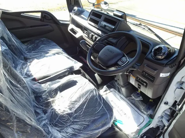 三菱 キャンター 2RG-FBAV0(2WD)の写真4