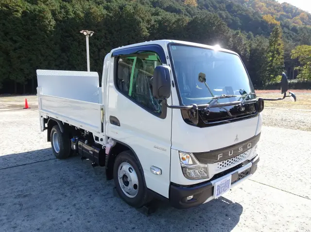 三菱 キャンター 2RG-FBAV0(2WD)の写真6