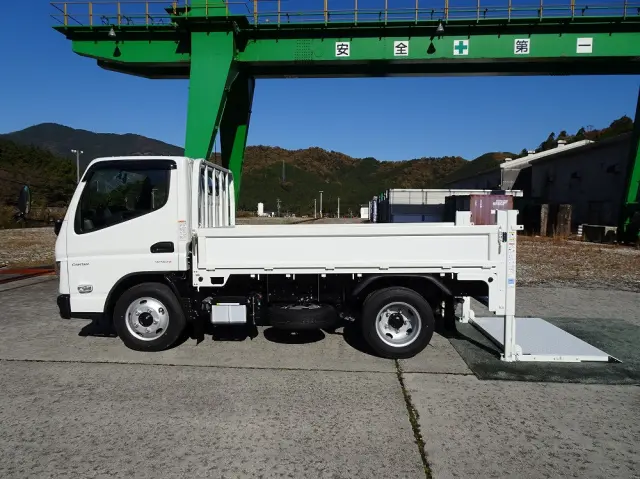 三菱 キャンター 2RG-FBAV0(2WD)の写真7